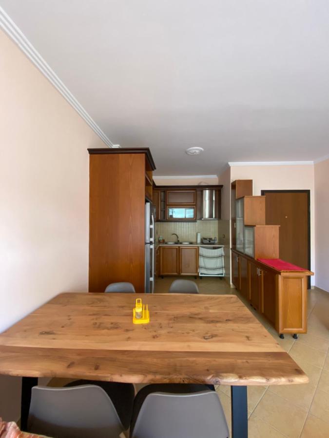 Noar Apartment Sarandë Exteriör bild
