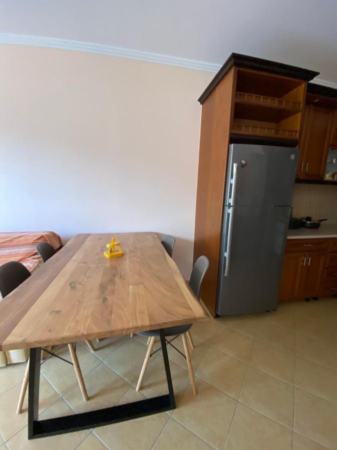 Noar Apartment Sarandë Exteriör bild