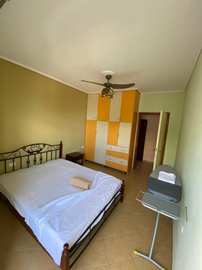 Noar Apartment Sarandë Exteriör bild