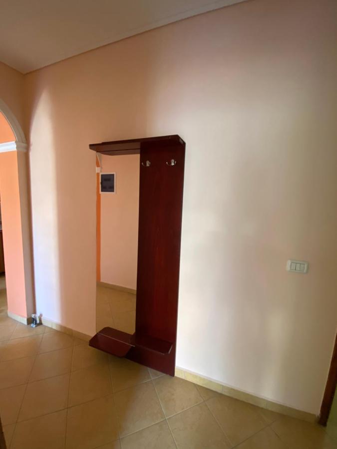 Noar Apartment Sarandë Exteriör bild