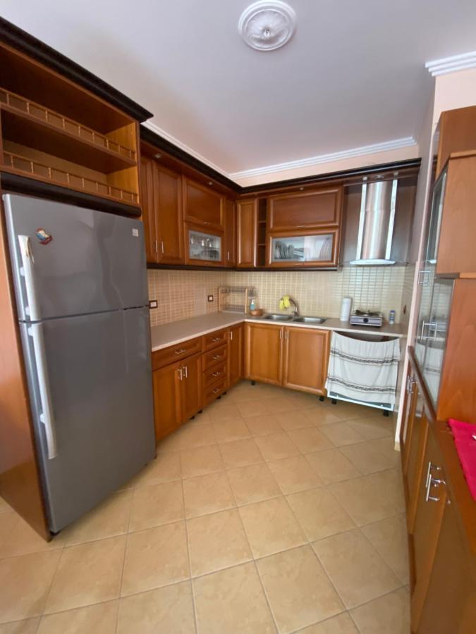 Noar Apartment Sarandë Exteriör bild